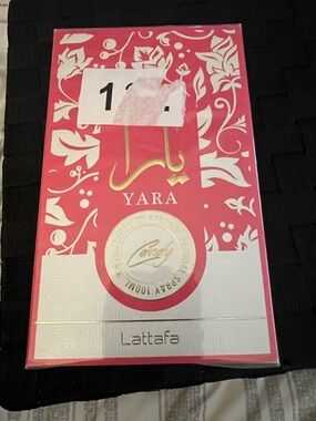 Lattafa Yara Fragrance Spray - Pink & White Packaging